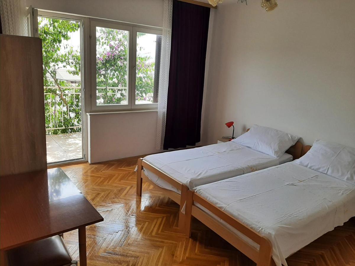 Apartments Tina โอมิช ภายนอก รูปภาพ