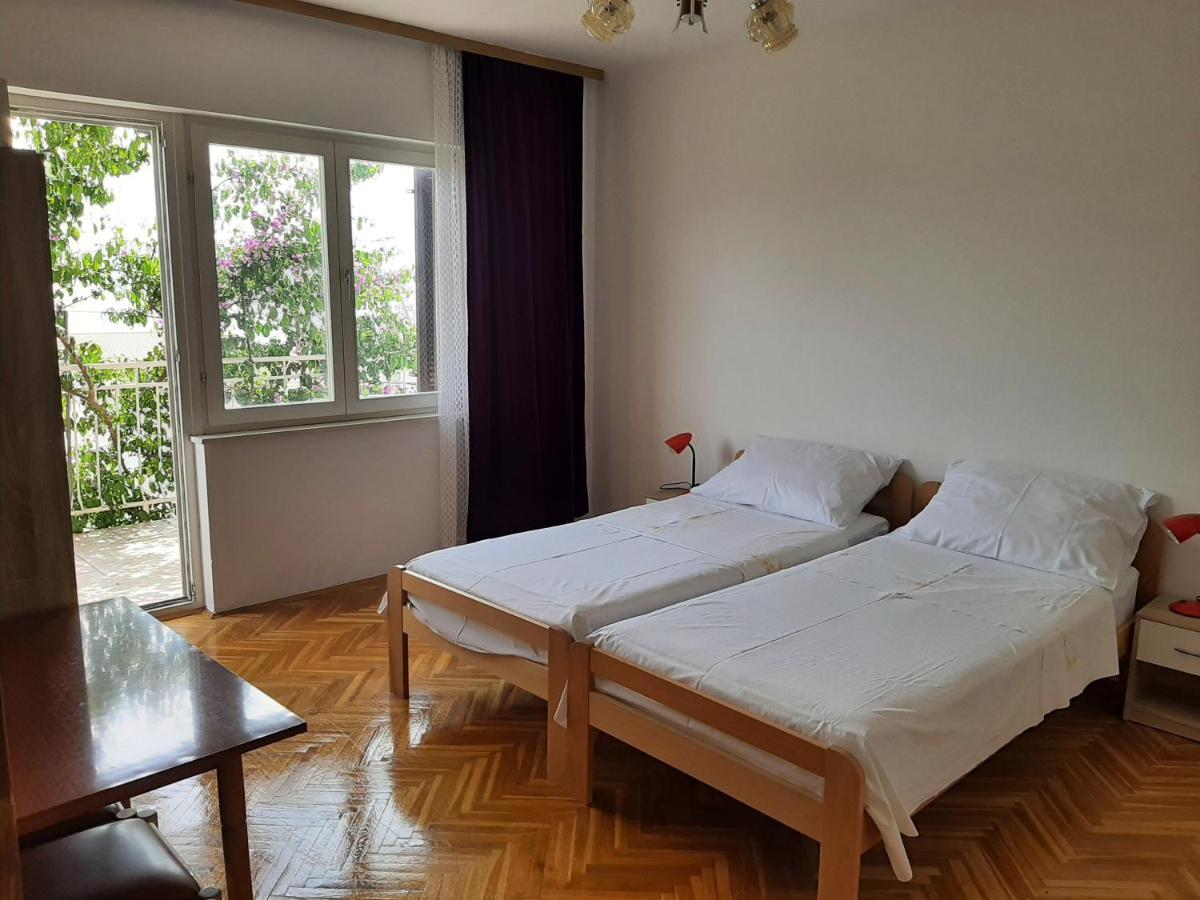 Apartments Tina โอมิช ภายนอก รูปภาพ