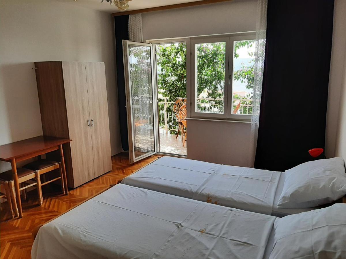 Apartments Tina โอมิช ภายนอก รูปภาพ